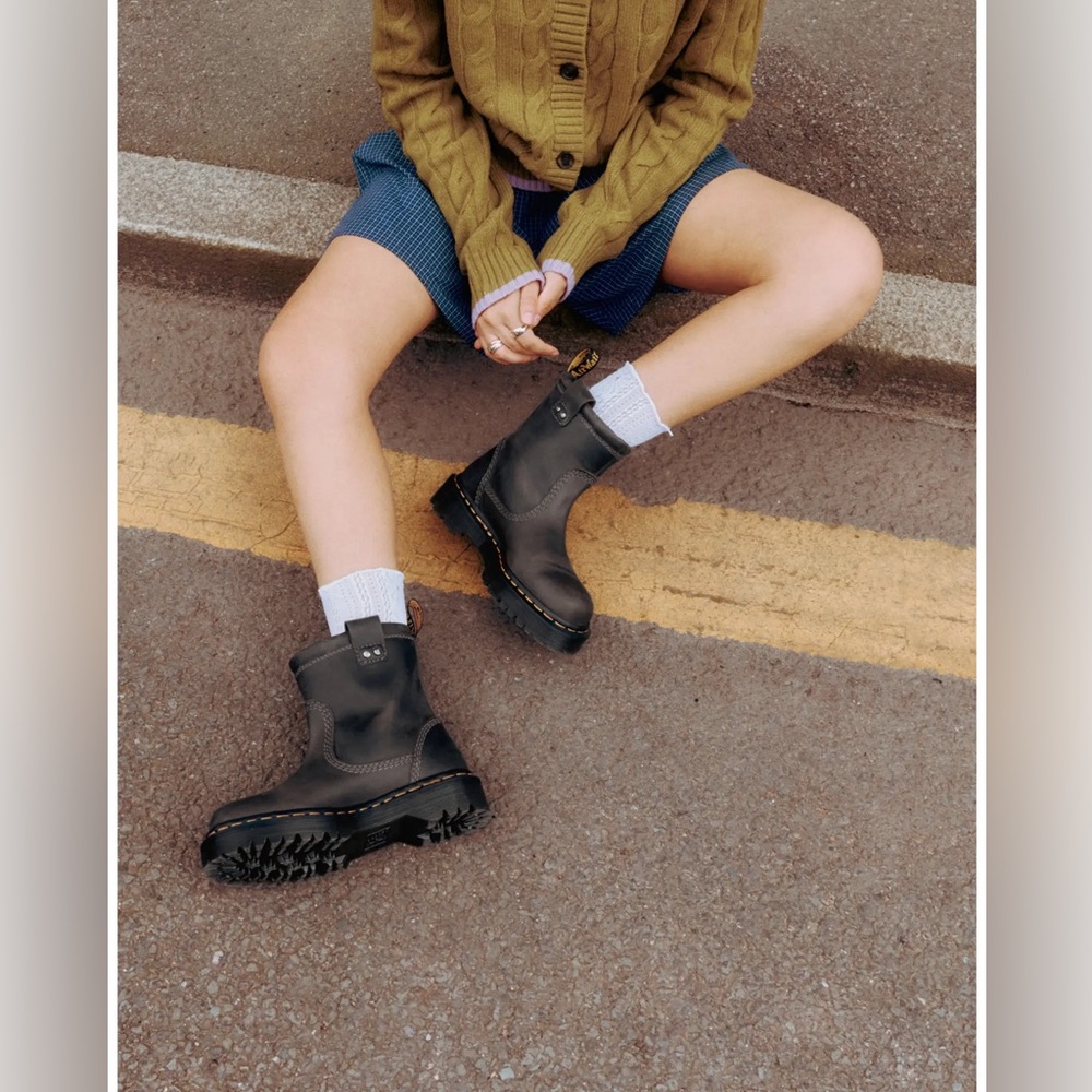 Dr. Martens Anistone Lo Boot Charcoal Grey Burnished Waxy Womens 5